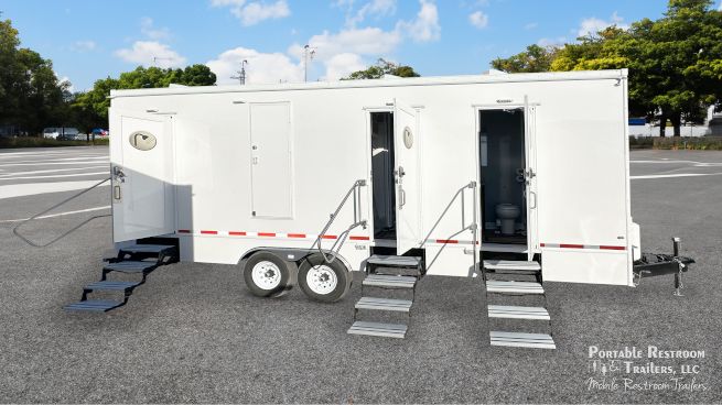 6 Station Shower Trailer Combo w/Lockers | Classic - 4 Season