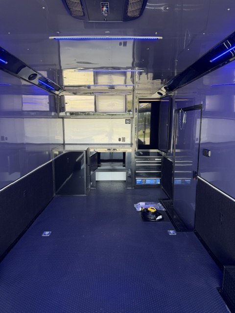 8' 6"x28' Race Trailer 2025 Spartan