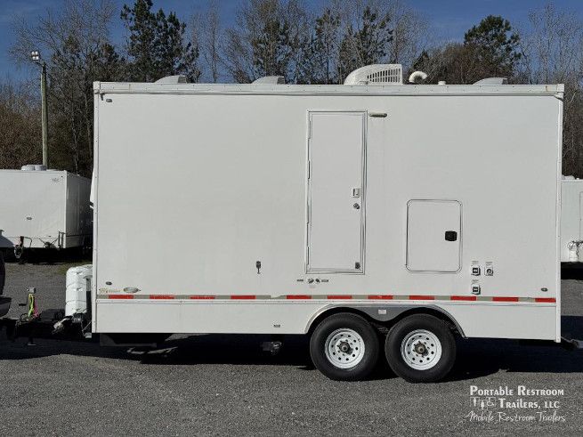 USED 3 Station Shower Trailer Combo| Classic Series - 4 Season