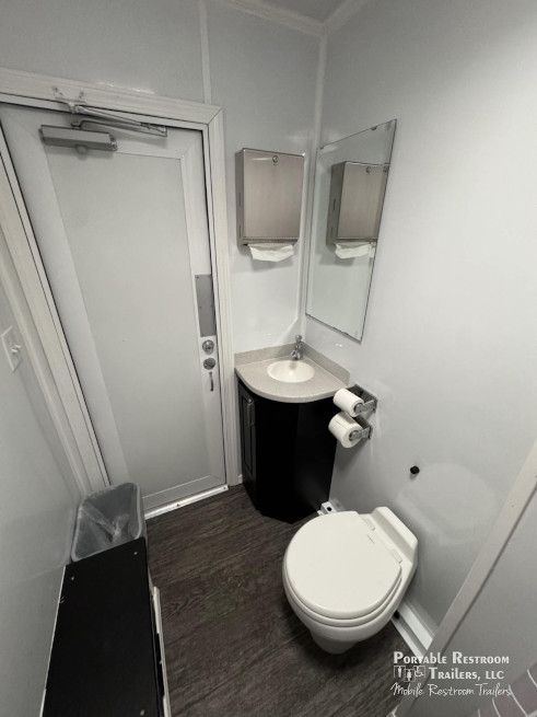 USED 3 Station Shower Trailer Combo| Classic Series - 4 Season
