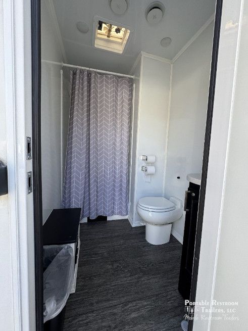 USED 3 Station Shower Trailer Combo| Classic Series - 4 Season