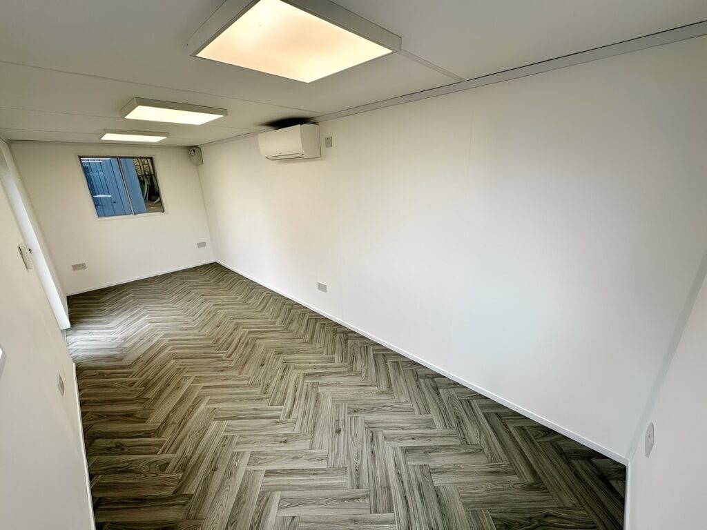 21ft x 8ft Custom Office Cabin – Refurbished Portable Building with A/C & Glazed Door
