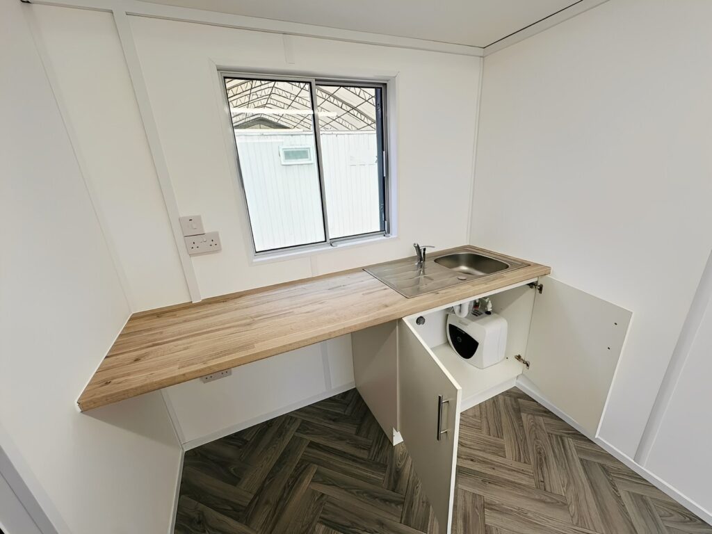 21ft x 8ft Office / Canteen Cabin – Refurbished Anti-Vandal Portable Building