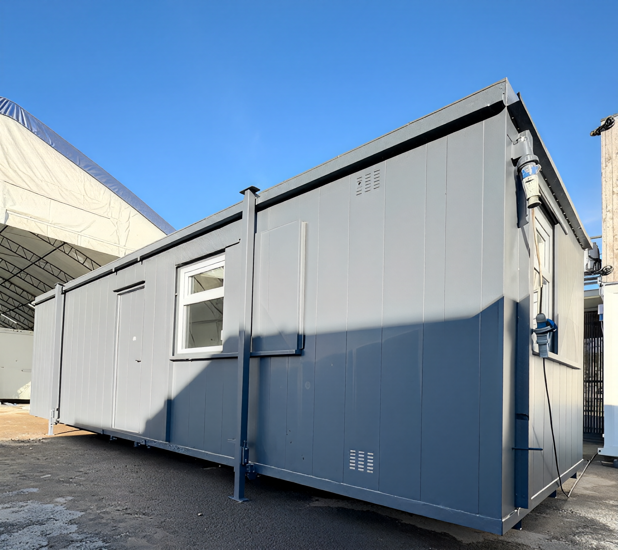 32ft x 10ft Open Plan Canteen Office – Anti-Vandal Portable Steel Office with Kitchenette