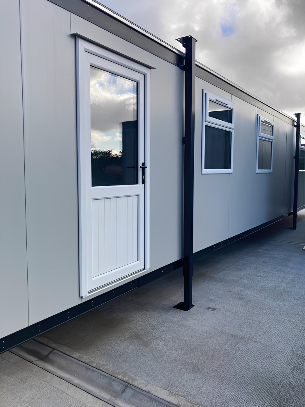 40Ft x 10Ft Jackleg Office Cabin