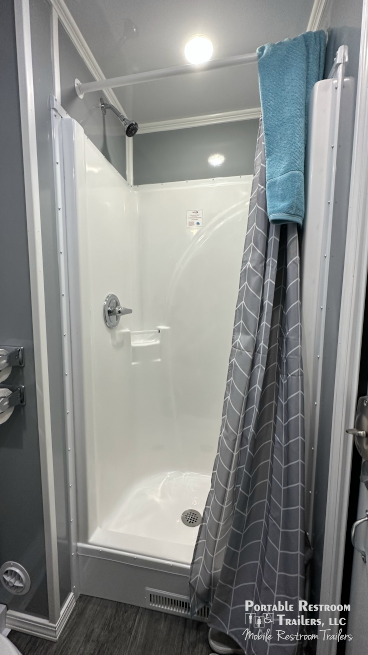 3 Station Shower Trailer with Laundry | Oahu Series