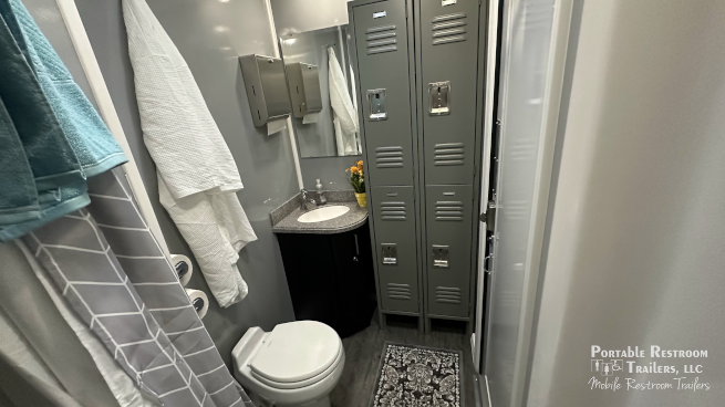 4 Station Shower Trailer Combo w/Lockers | Classic - 4 Season