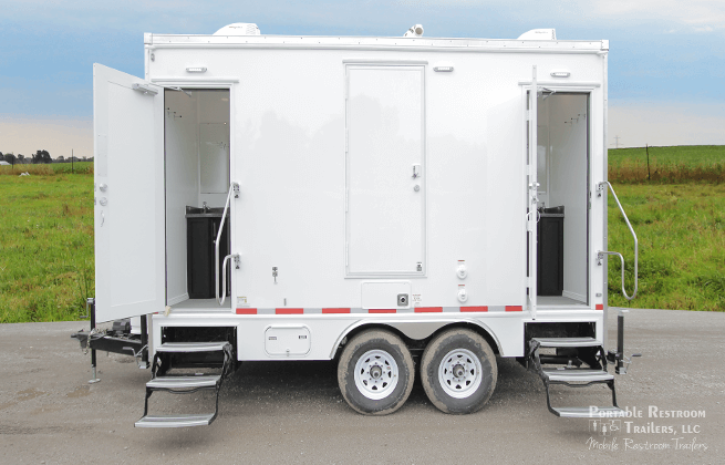 4 Station Shower Trailer with Sinks | Classic Series