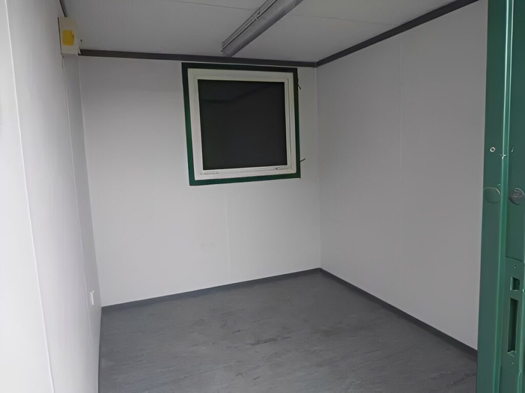10ft x 8ft AV Office