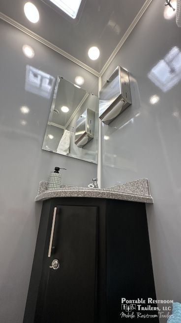 6 Station Shower Trailer with Laundry Combo | Classic Series