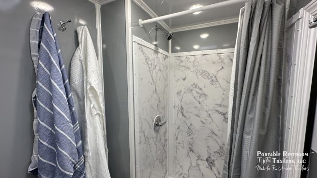 6 Suite Combo Shower Trailer | Classic Series