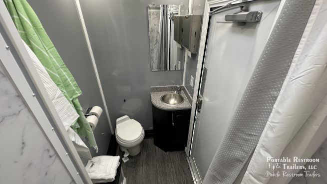 6 Suite Combo Shower Trailer | Classic Series