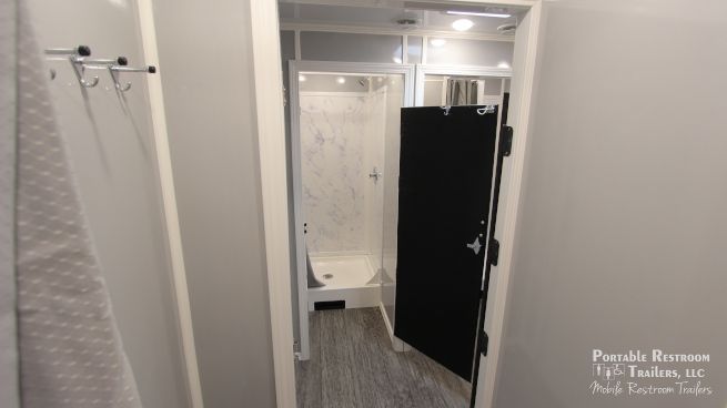 8 Station Portable Shower Trailer | Classic Series - 4 Season Package
