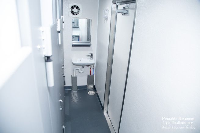 8 Station Portable Shower Trailer | Optimum Series