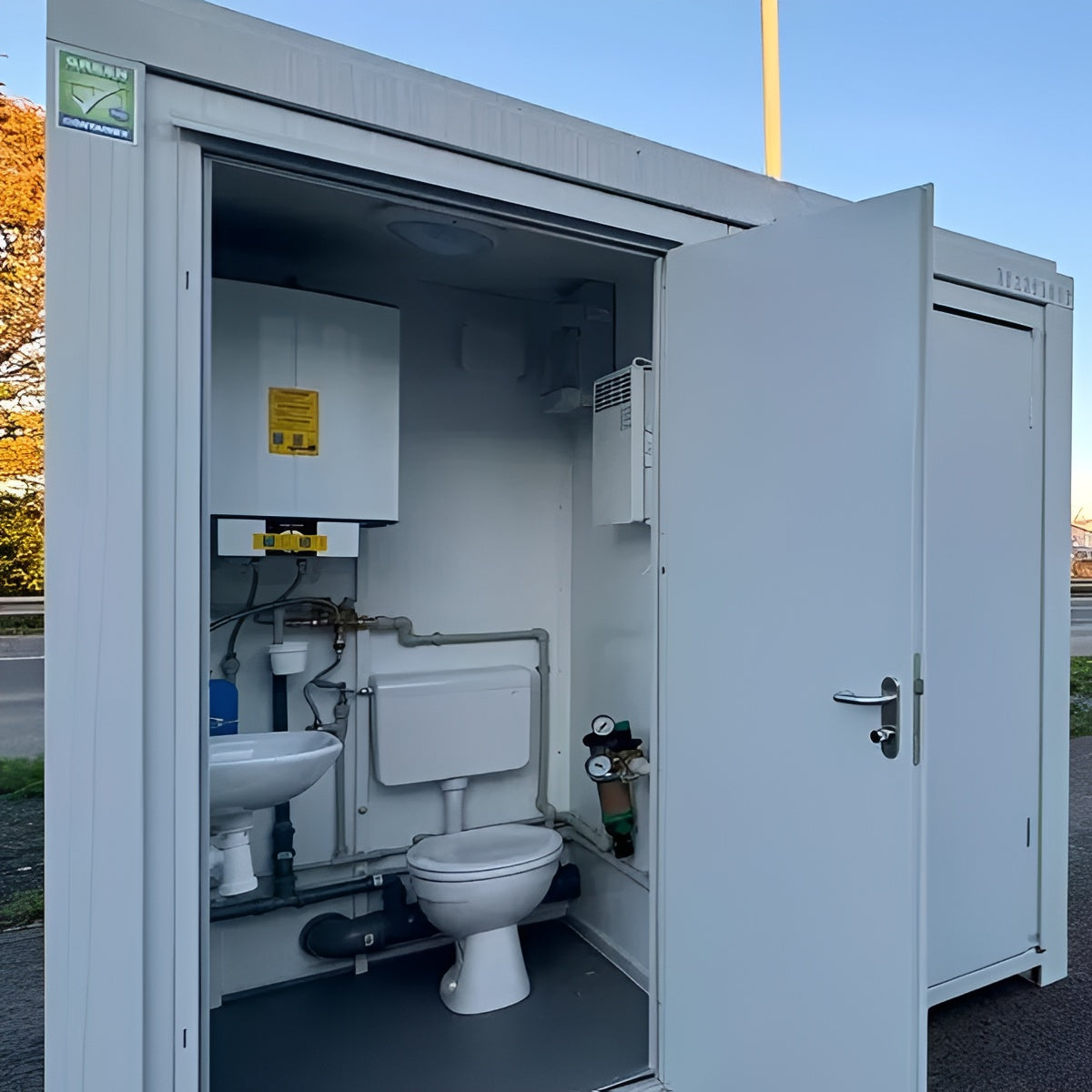 8ft x 5ft Portable Toilet & Shower Block – Insulated Steel Welfare Unit with Water Heater