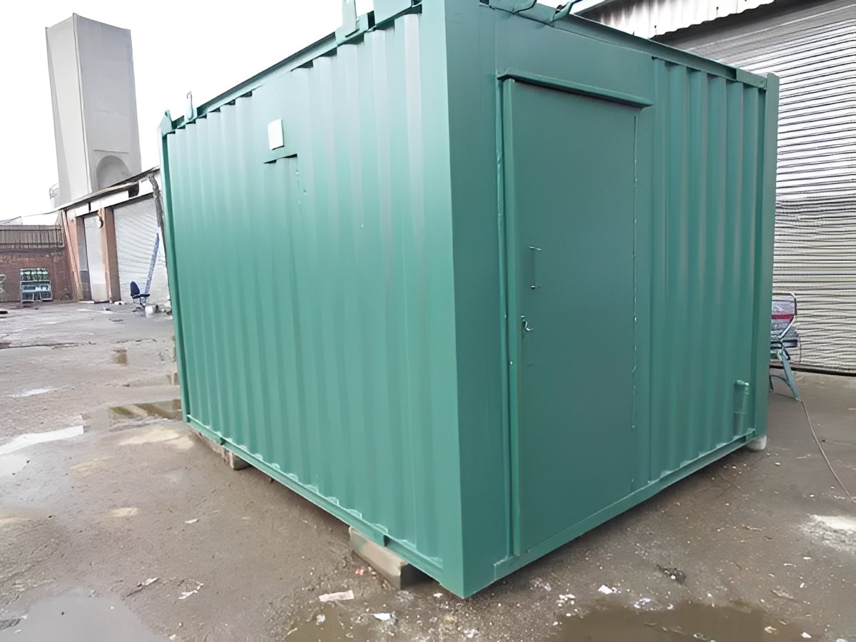 2+1 Toilet Block
