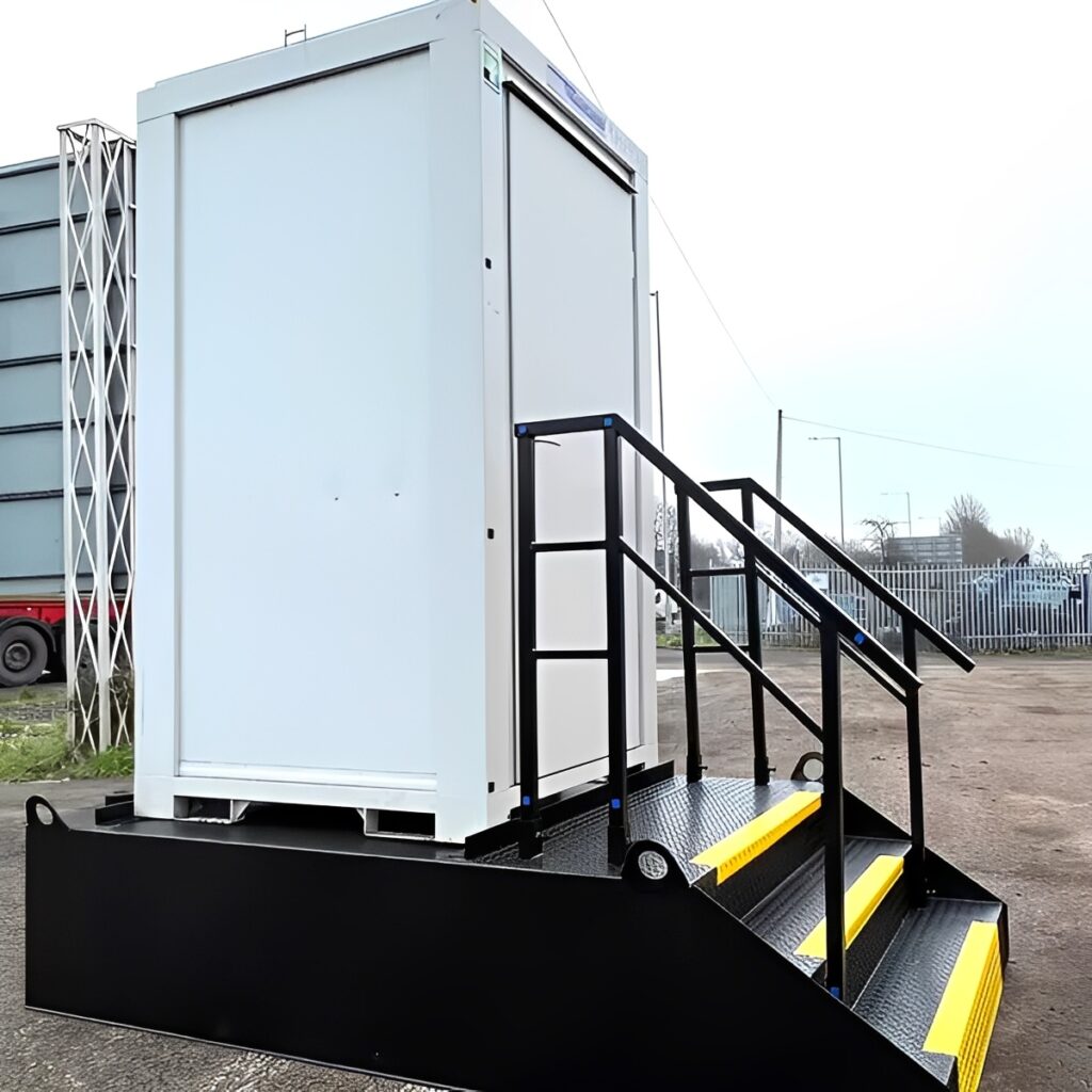 Single Portable Toilet Unit with 630 Gallon Steel Effluent Waste Tank – Insulated Welfare Bundle