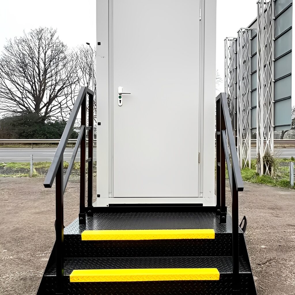 Single Portable Toilet Unit with 630 Gallon Steel Effluent Waste Tank – Insulated Welfare Bundle