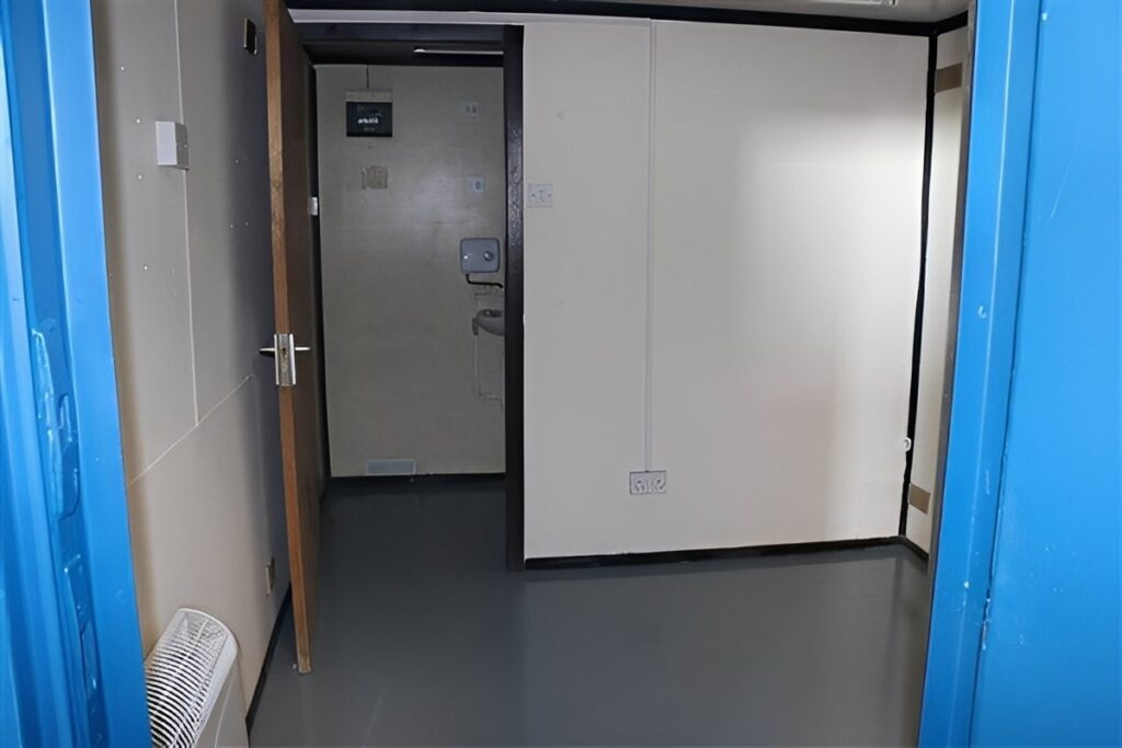 13ft x 9ft Site Office With Toilet Blue