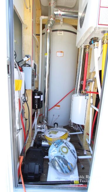 3 Station Shower Trailer with Laundry | Oahu Series
