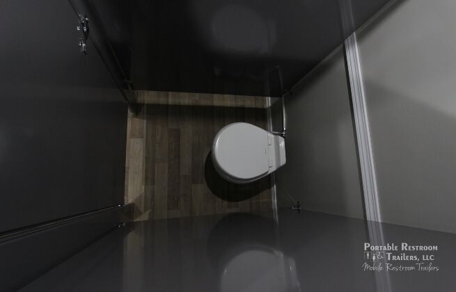 8 Station Shower Trailer / Restroom / Locker Room Combo | Oahu Series