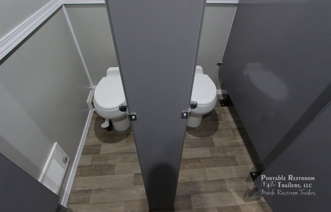 8 Station Shower Trailer / Restroom / Locker Room Combo | Oahu Series