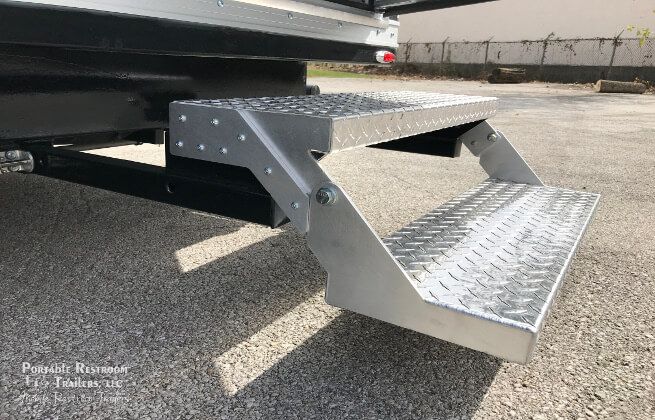 8 Stall Portable Shower Trailer | Oahu Series