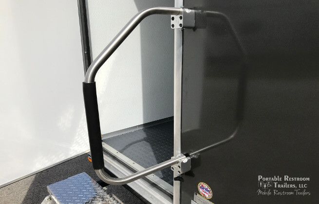 6 Stall Portable Shower Trailer | Oahu Series