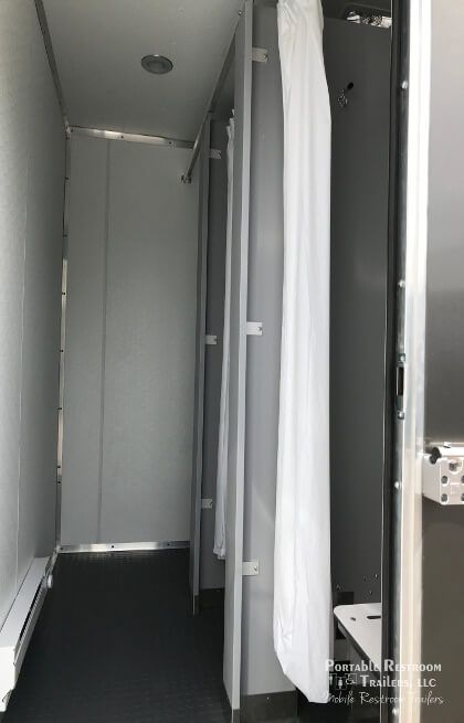 8 Stall Portable Shower Trailer | Oahu Series