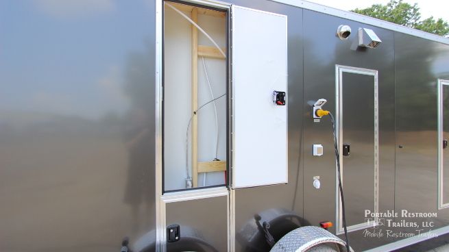 ADA Shower Trailer / Restroom + 1 Station Combo | Oahu Series
