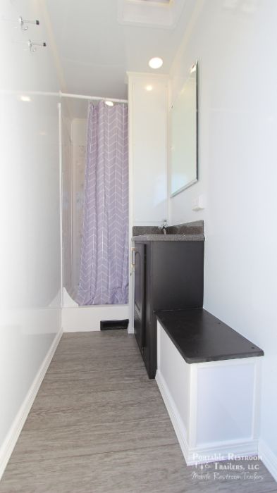 8 Station Shower Trailer | Classic Series - Private Floor Plan