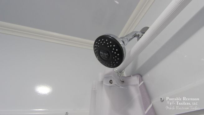 8 Station Shower Trailer | Classic Series - Private Floor Plan