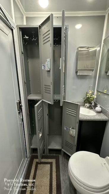6 Station Shower Trailer Combo w/Lockers | Classic