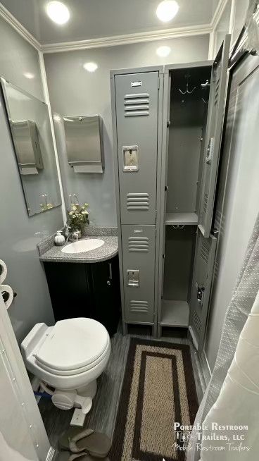 6 Station Shower Trailer Combo w/Lockers | Classic