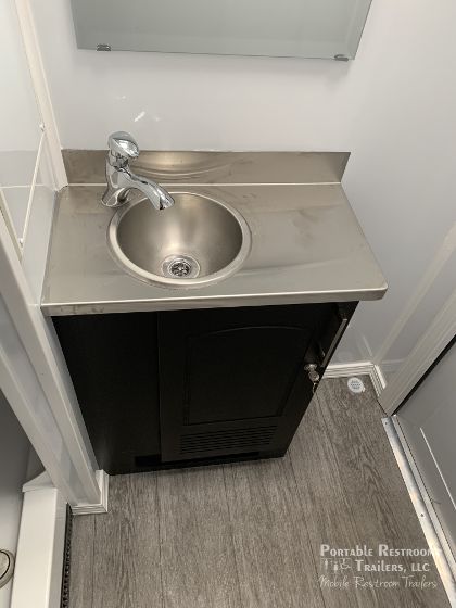 2 Station Shower Trailer with Sinks - 4 Season Package