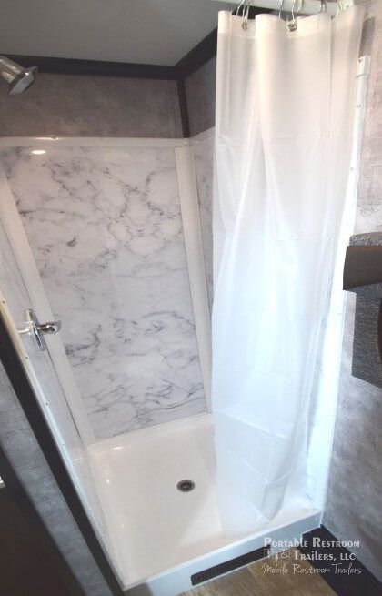 6 Station Shower Trailers with Sinks | Classic Series - 4 Season