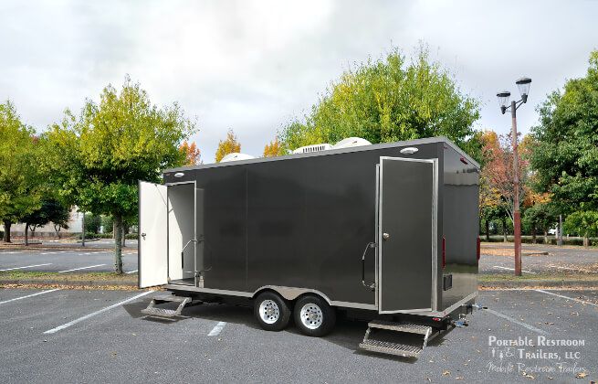 8 Stall Portable Shower Trailer | Oahu Series