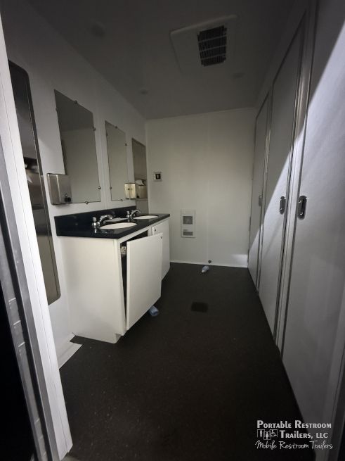 USED 6 Station Mobile Shower Trailer | Endurance - 3 Season